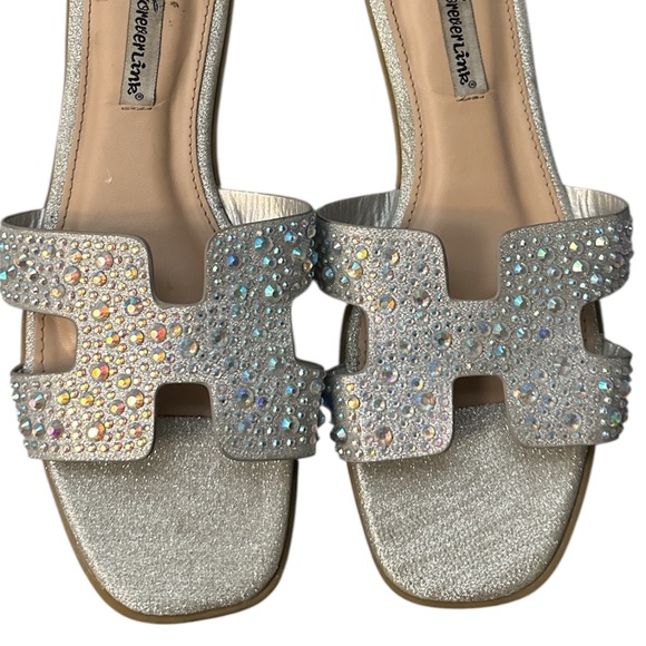 Forever Link Shoes - ForeverLink Silver Rhinestone H Sandals Size 8.5